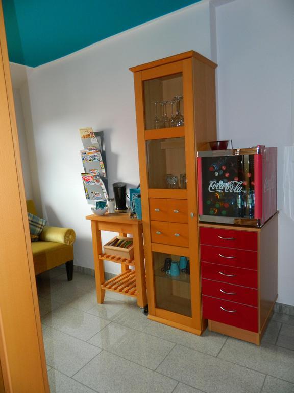 Messeapartment, Messezimmer سيهندي الغرفة الصورة